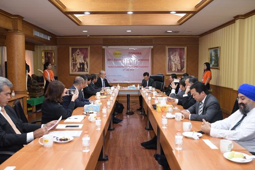 พิธีลงนามสัญญาการก่อสร้างโรงไฟฟ้าพลังงานแสงอาทิตย์ขนาดใหญ่คิมิตสึ
