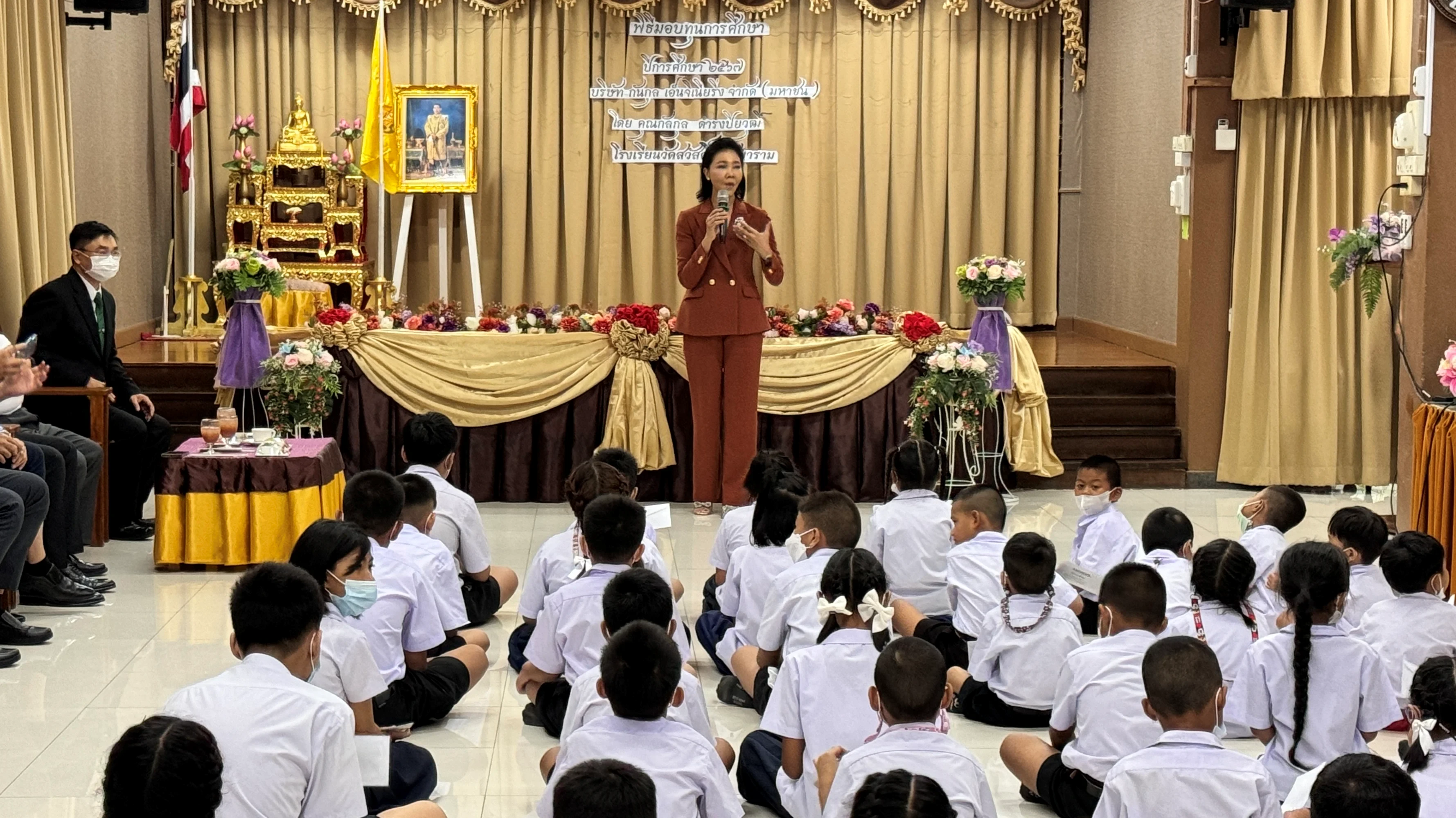 ตัวแทนผู้บริหารมอบเงินสนับสนุนศูนย์พัฒนาเด็กเล็ก, ชมรมผู้สูงอายุชุมชนวัดสวัสดิ์วารีสีมาราม พร้อมมอบทุนการศึกษาแก่โรงเรียนวัดสวัสดิ์วารีสีมาราม และโรงเรียนวัดน้อยนพคุณ เนื่องในวันคล้ายวันเกิดคุณกัลกุล ดำรงปิยวุฒิ์ ประธานกรรมการบริษัท