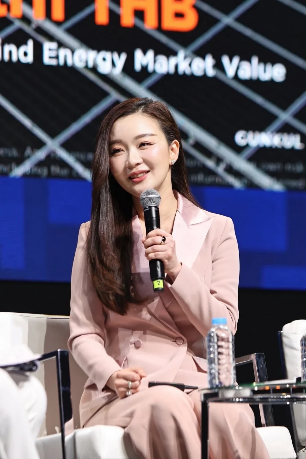 แบ่งปันความรู้และประสบการณ์ด้านการพัฒนาธุรกิจพลังงานสะอาด